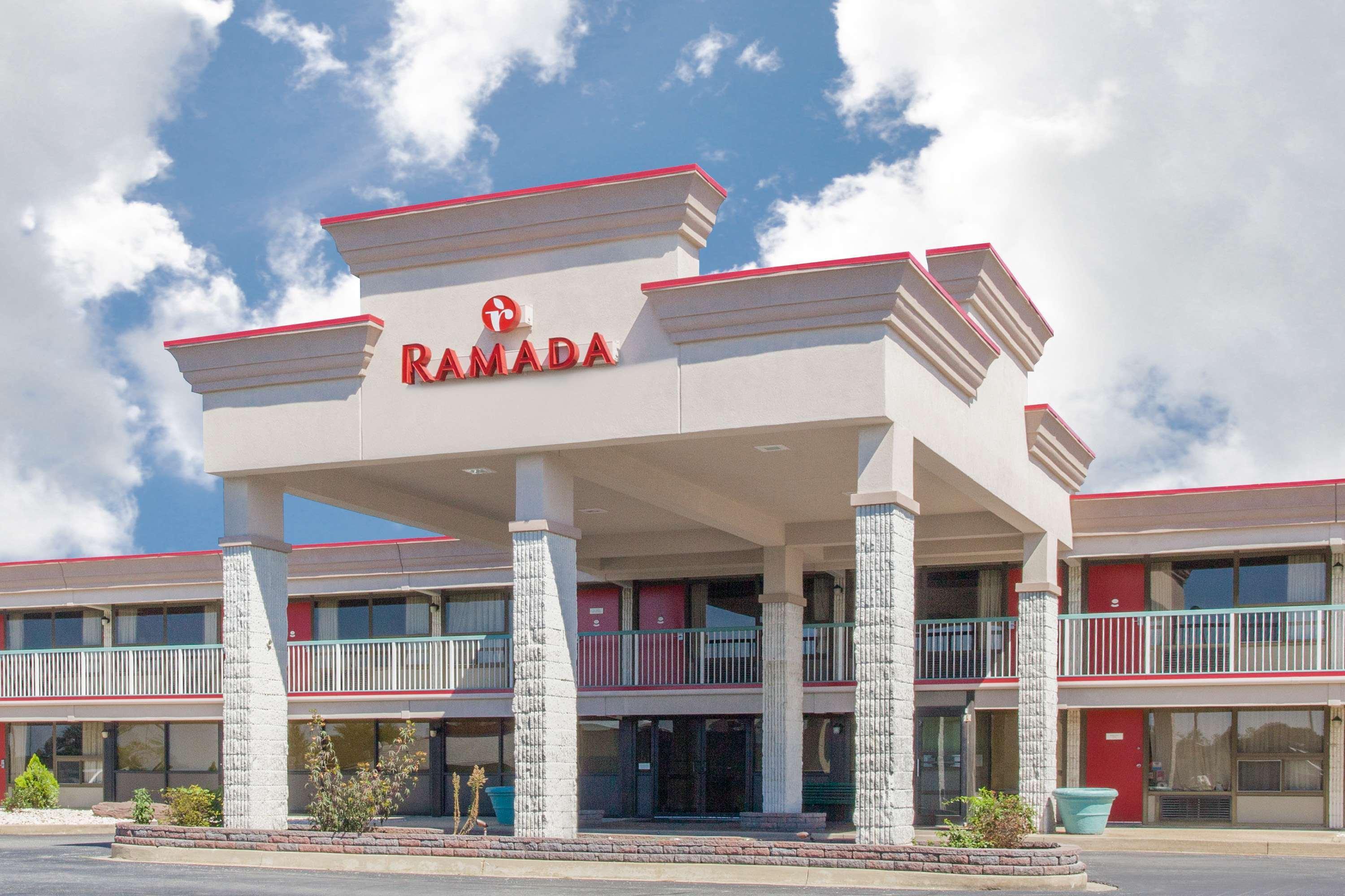 Ramada By Wyndham Edgewood Hotel & Conference Center Exterior foto